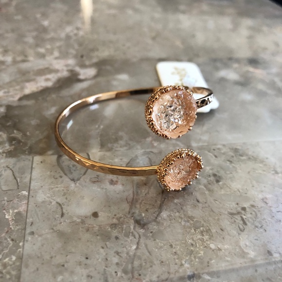 Light pink faux Druzy gold bracelet cuff - Picture 6 of 8